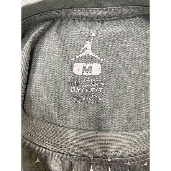 Air Jordan Boys Long Sleeve Grey Dri-Fit Tee Shirt Size Medium - Picture 5 of 5